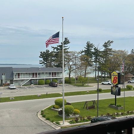 Super 8 By Wyndham Bridgeview Of Mackinaw Stadt Exterior foto