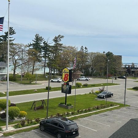 Super 8 By Wyndham Bridgeview Of Mackinaw Stadt Exterior foto