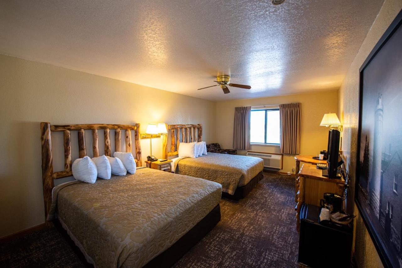 Super 8 By Wyndham Bridgeview Of Mackinaw Stadt Exterior foto
