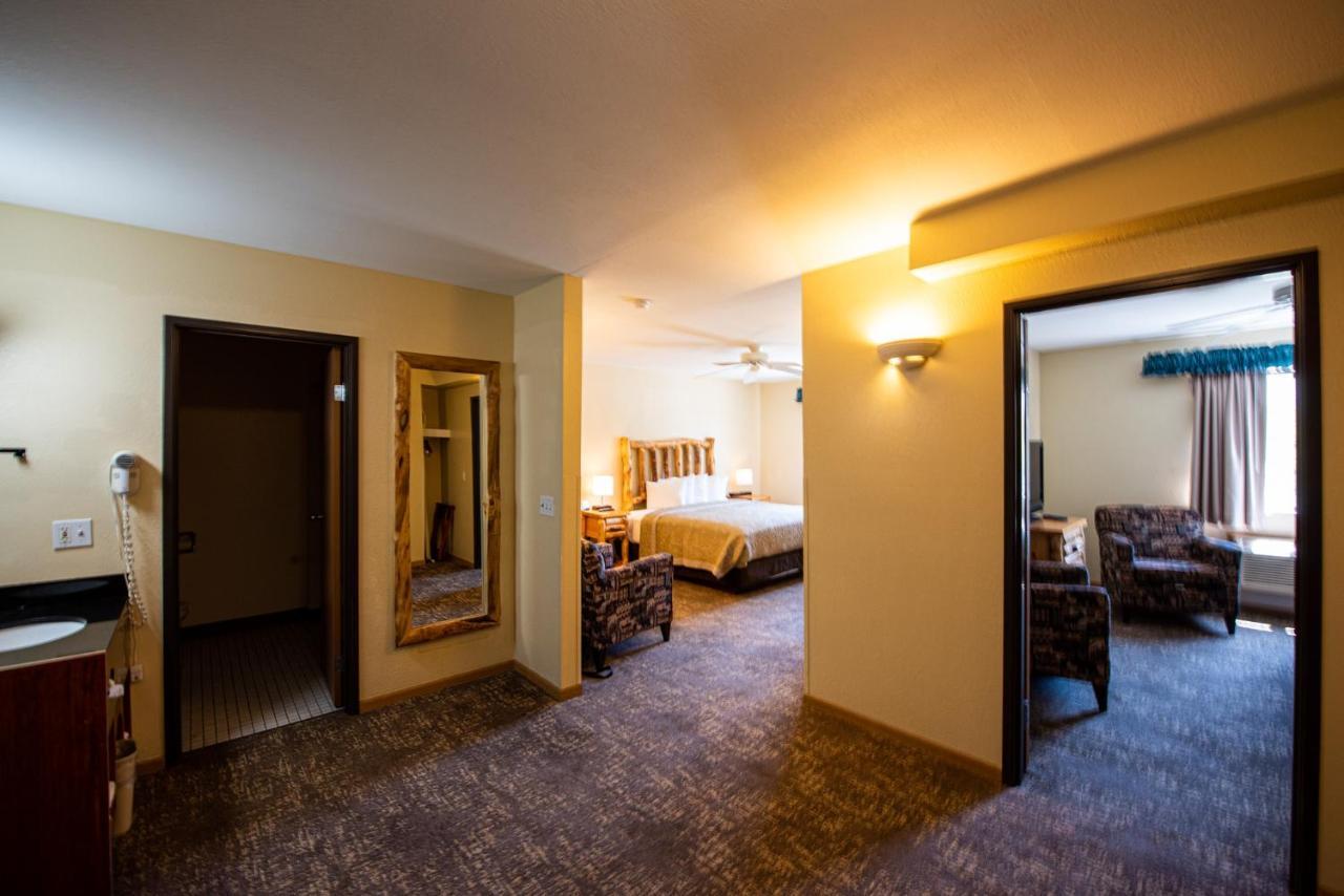 Super 8 By Wyndham Bridgeview Of Mackinaw Stadt Exterior foto