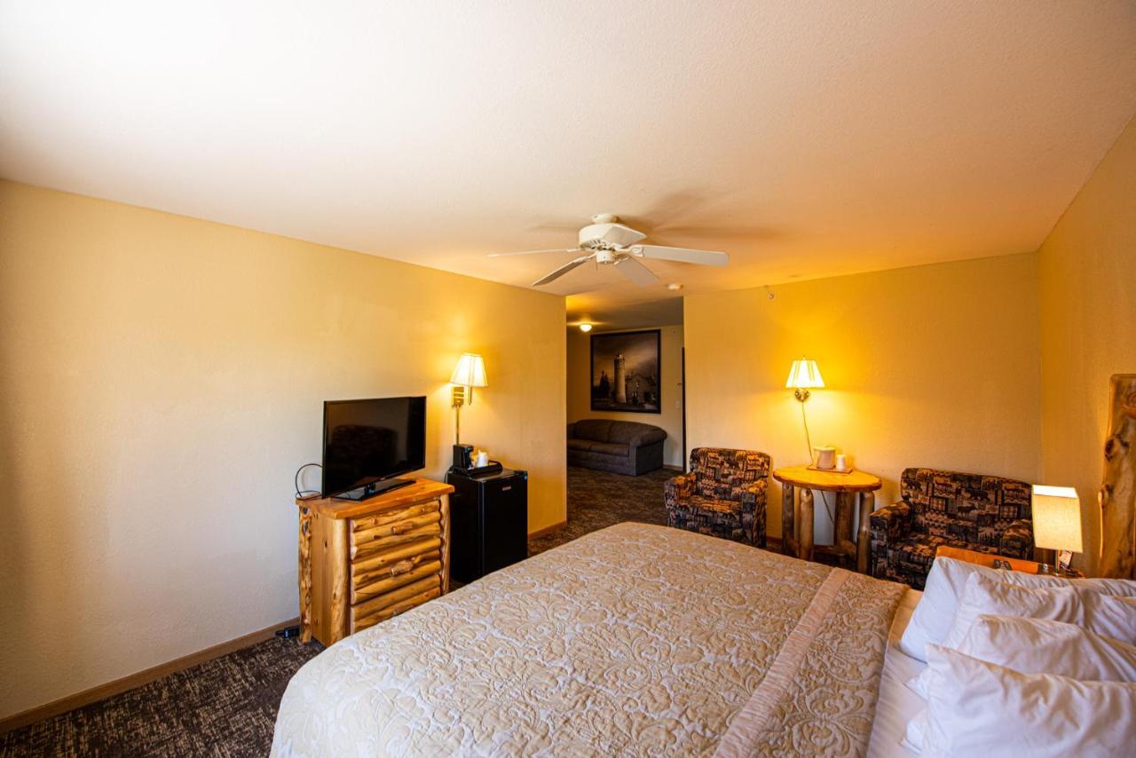 Super 8 By Wyndham Bridgeview Of Mackinaw Stadt Exterior foto