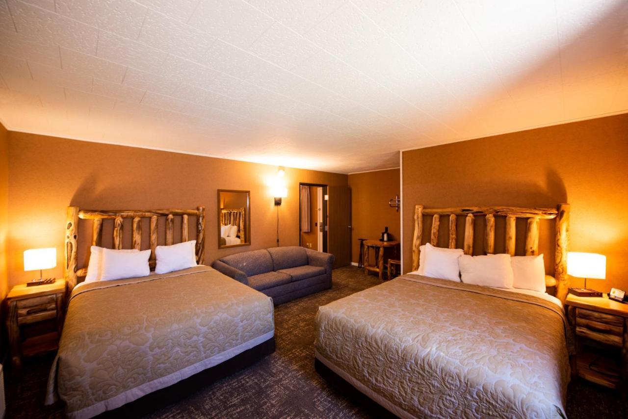 Super 8 By Wyndham Bridgeview Of Mackinaw Stadt Exterior foto