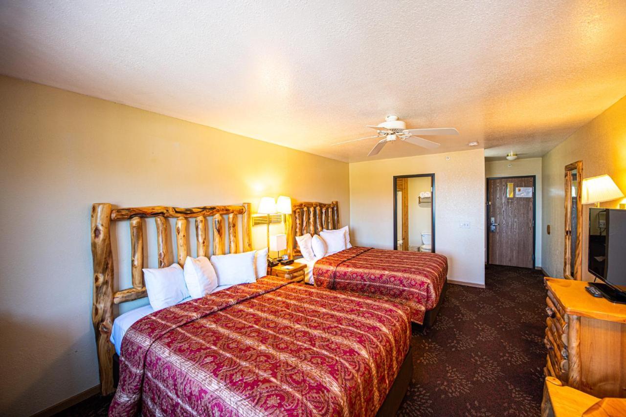 Super 8 By Wyndham Bridgeview Of Mackinaw Stadt Exterior foto