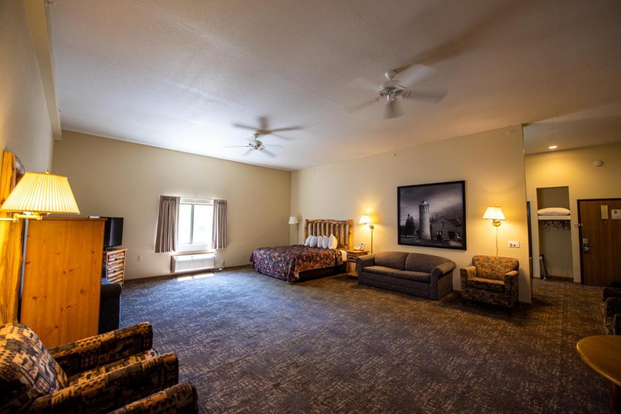 Super 8 By Wyndham Bridgeview Of Mackinaw Stadt Exterior foto
