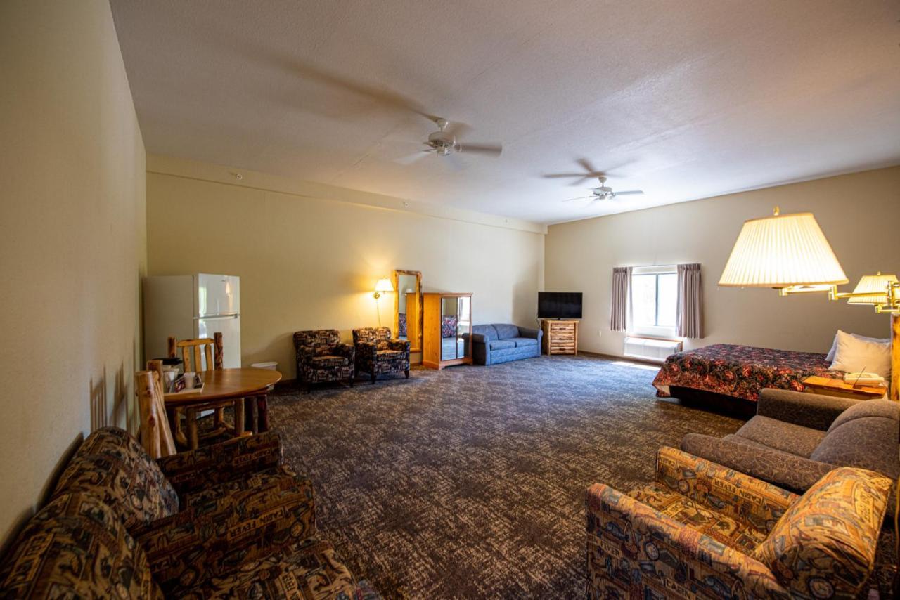 Super 8 By Wyndham Bridgeview Of Mackinaw Stadt Exterior foto