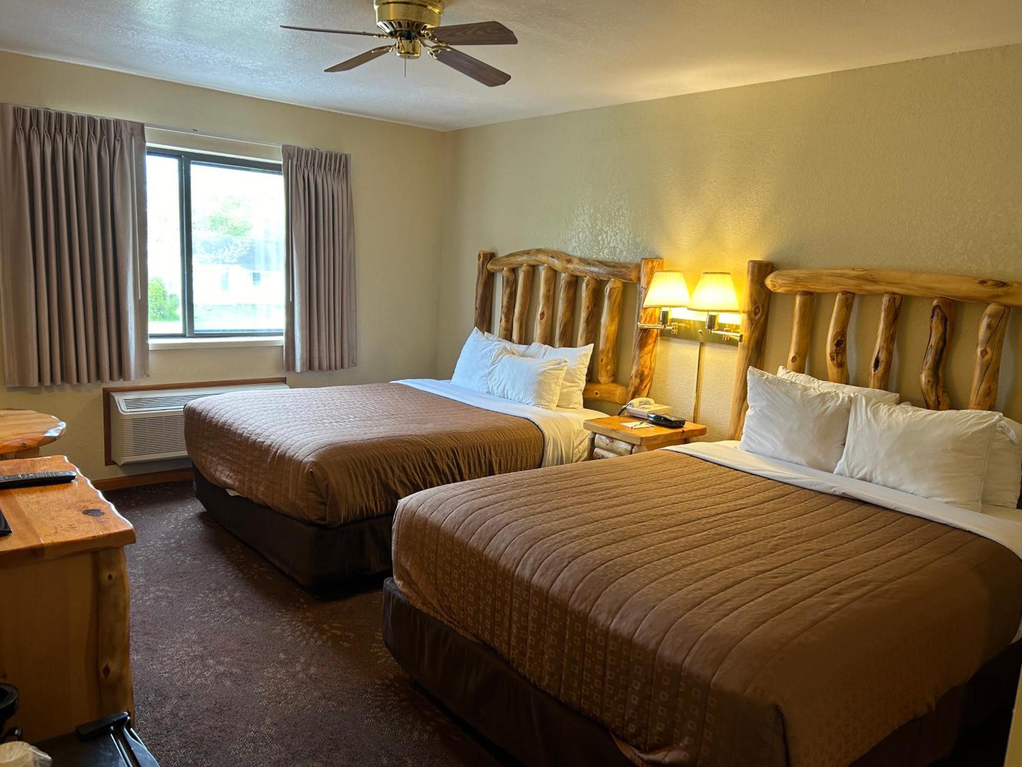 Super 8 By Wyndham Bridgeview Of Mackinaw Stadt Exterior foto