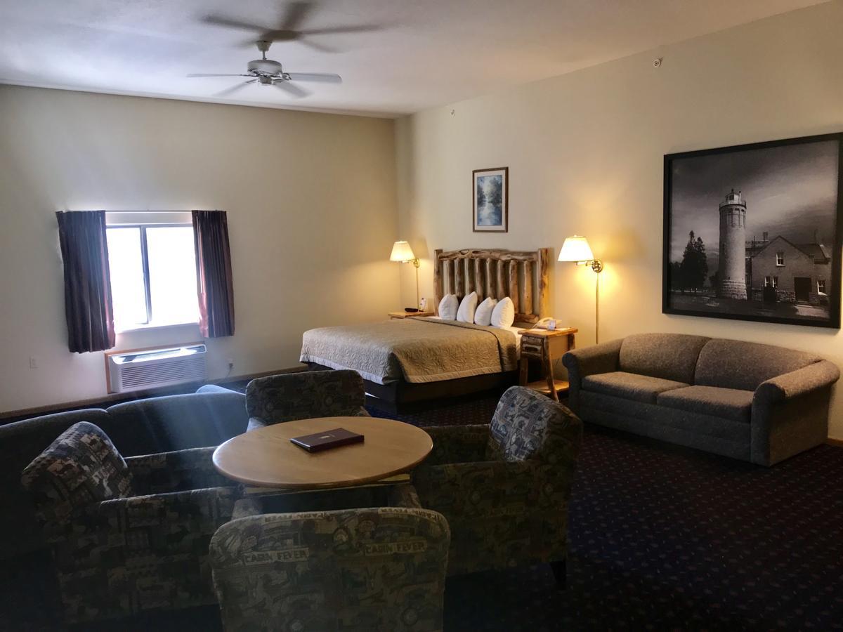 Super 8 By Wyndham Bridgeview Of Mackinaw Stadt Exterior foto