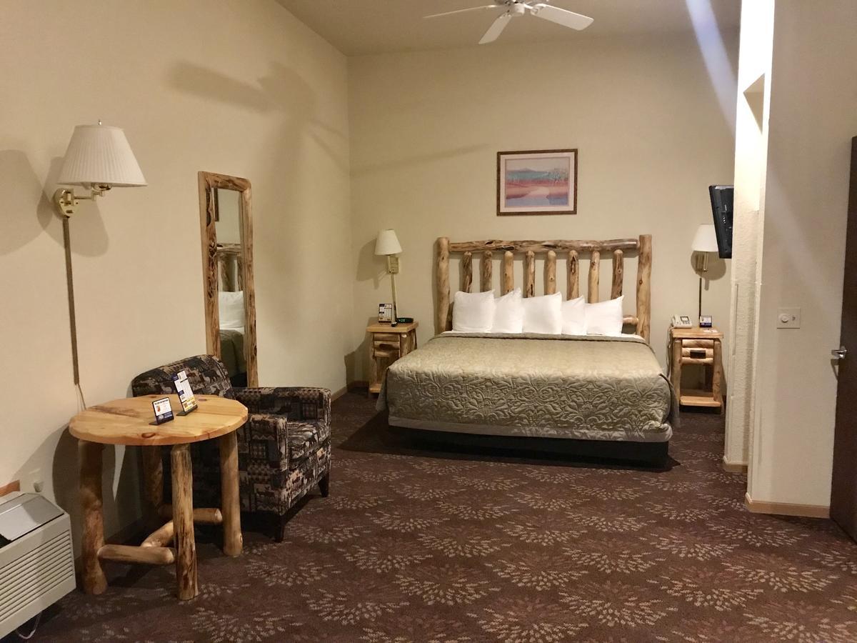 Super 8 By Wyndham Bridgeview Of Mackinaw Stadt Exterior foto